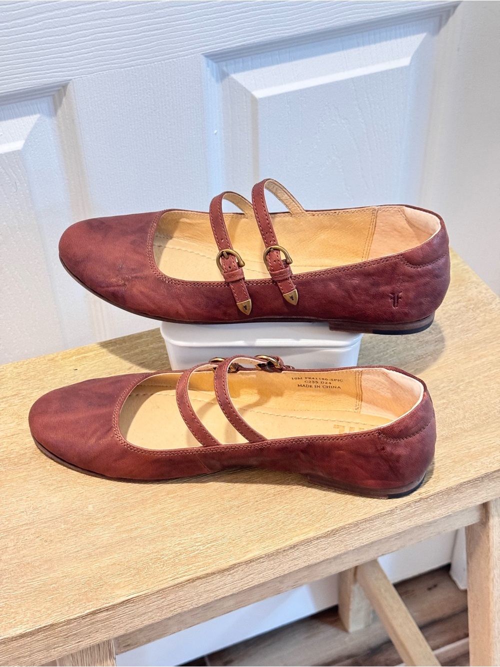Women’s Double-Strap Ballet Flats in Brown Leather - Picture 5 of 8